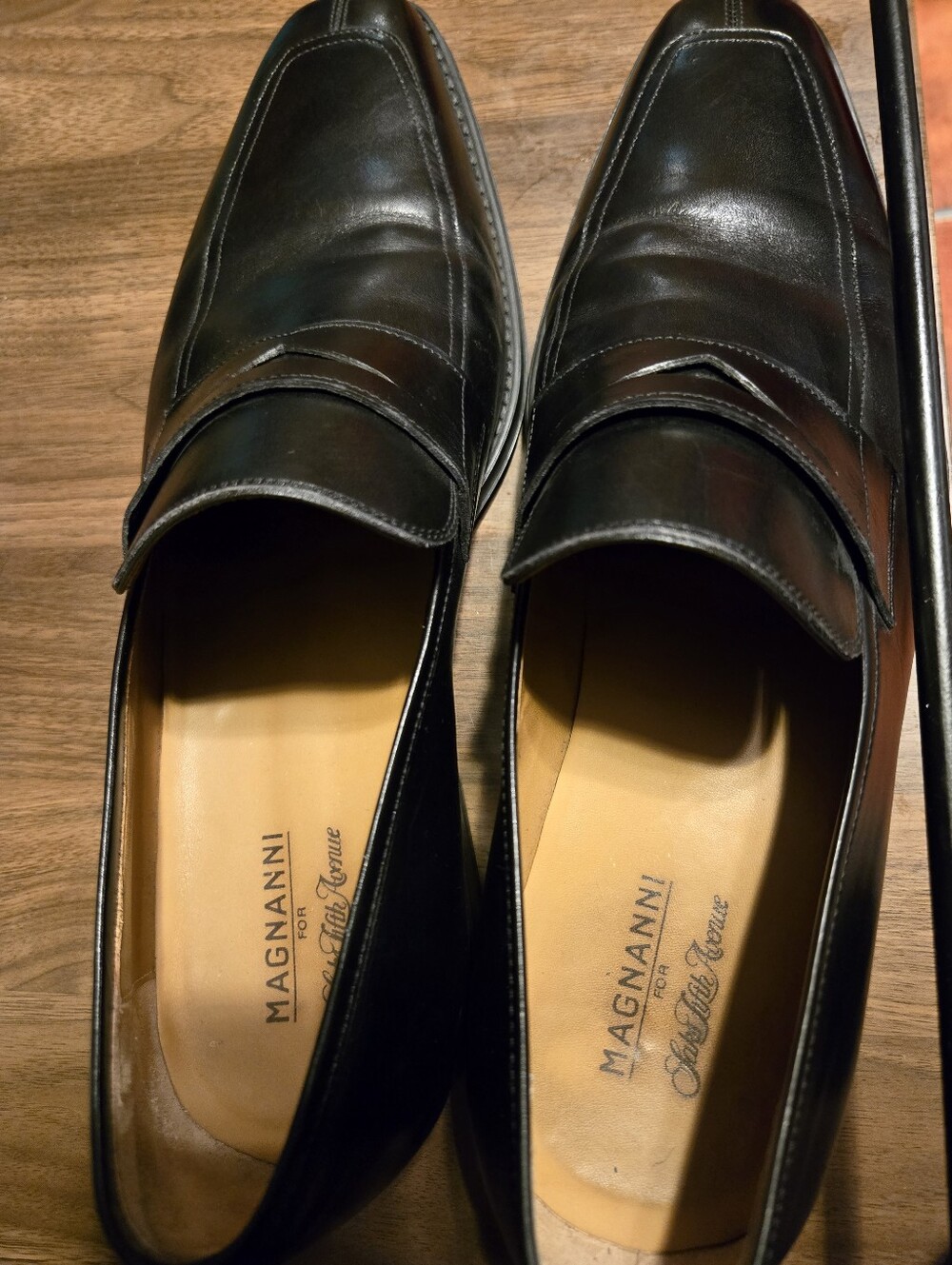 Magnanni Black Leather Penny Loafers